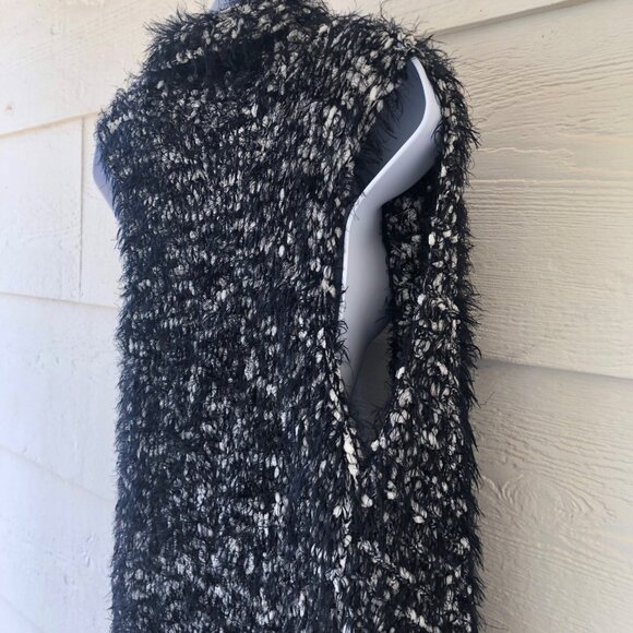 Chico’s Women's Large Vest Cardigan Open Front Soft Fuzzy Black Ecru Cozy - Picture 9 of 16